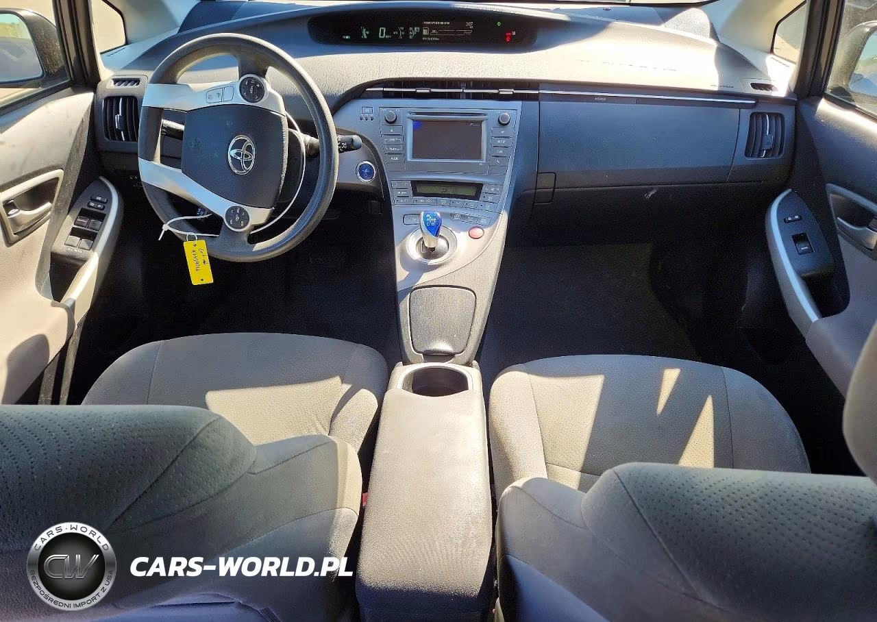 2013 Toyota Prius Two VIN:JTDKN3DU7D5652681 - 8