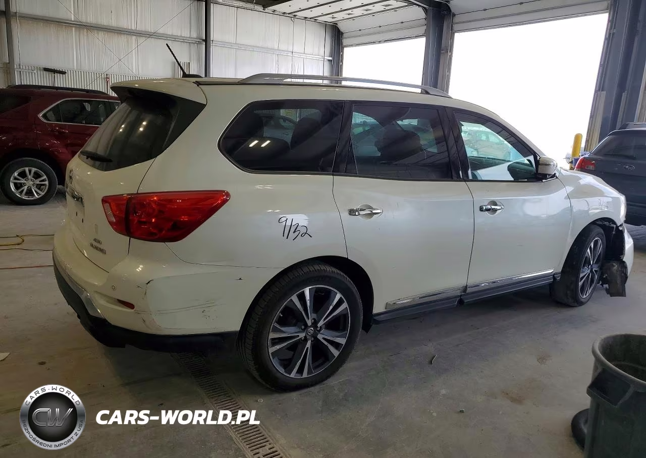 2018 Nissan Pathfinder Platinum VIN:5N1DR2MM4JC635993 - 3