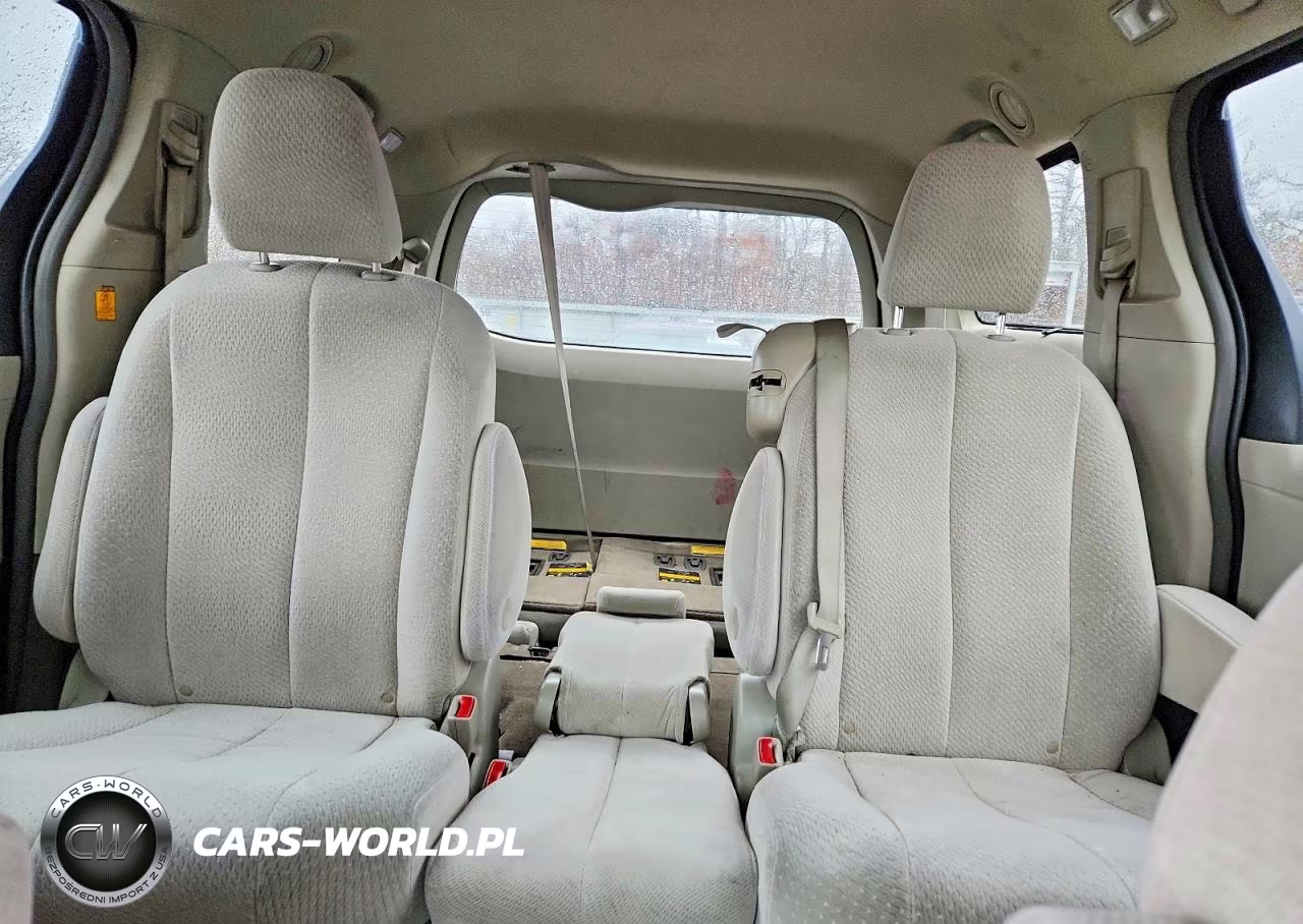 2013 Toyota Sienna Le 8-Passenger VIN:5TDKK3DC6DS325912 - 10