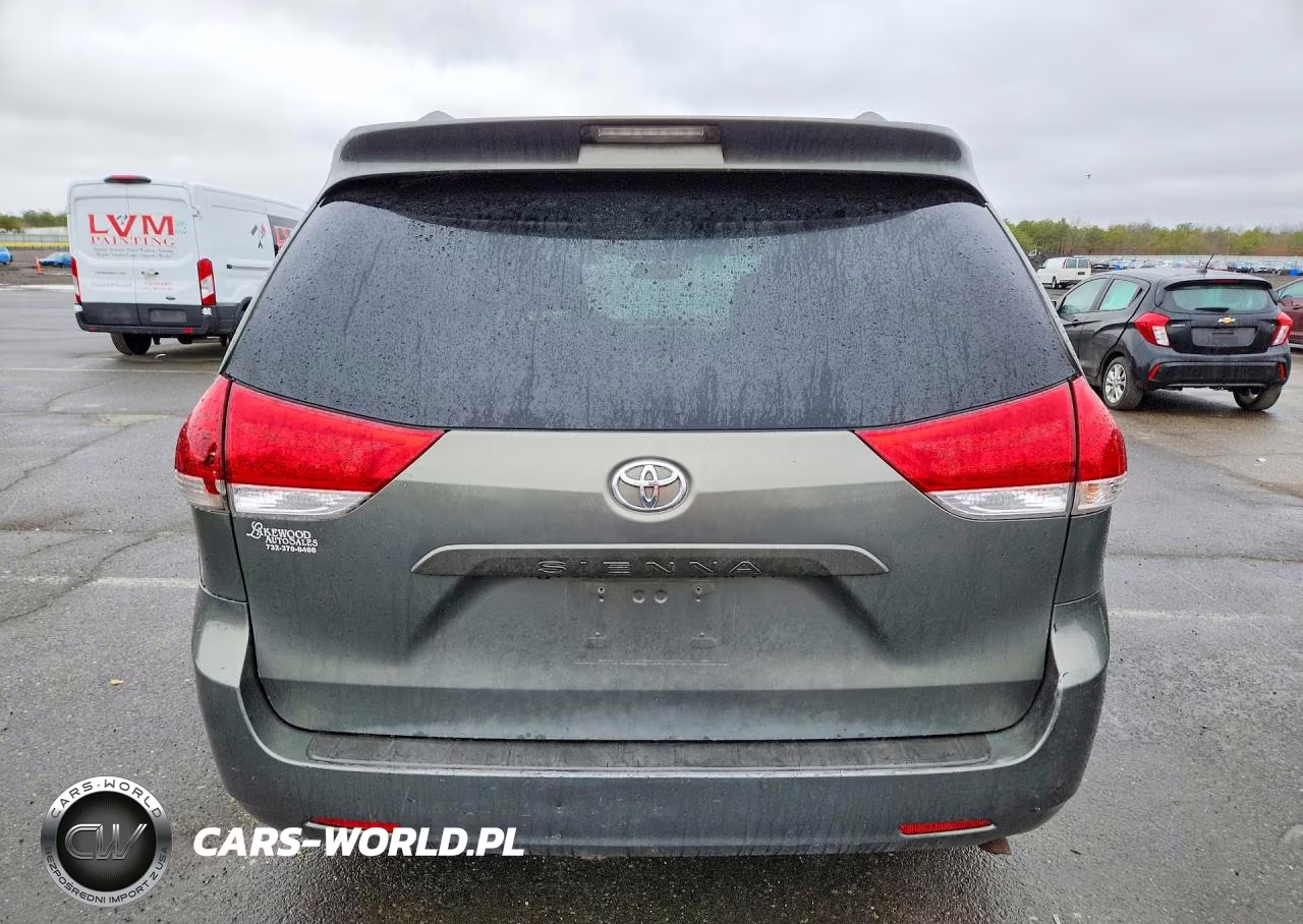 2013 Toyota Sienna Le 8-Passenger VIN:5TDKK3DC6DS325912 - 6