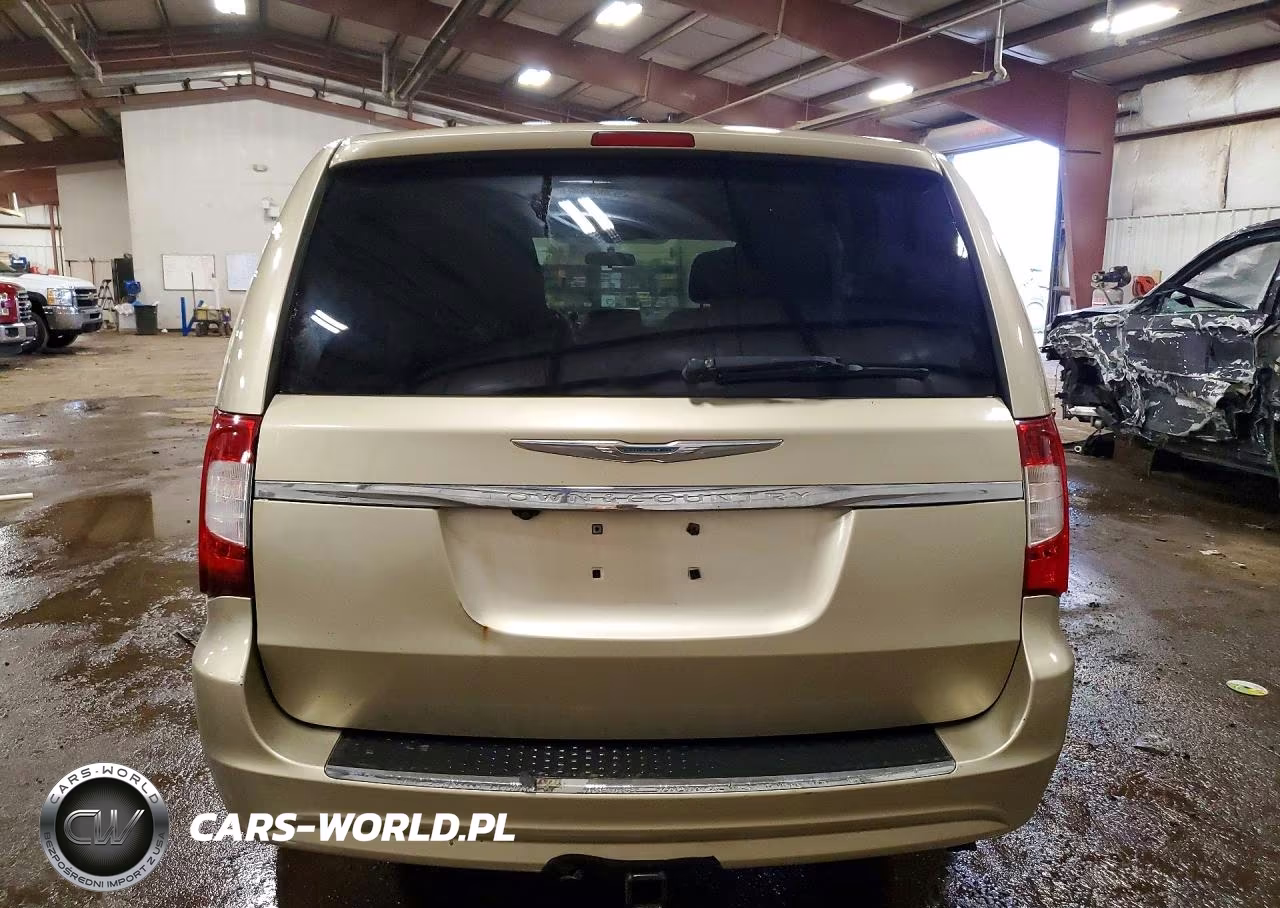 2011 Chrysler Town & Country Touring VIN:2A4RR5DG5BR608083 - 6