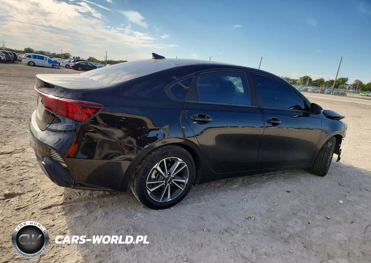 2024 Kia Forte Lxs VIN:3KPF24AD1RE714768 - 3