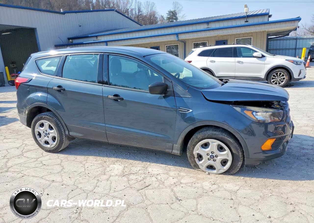 2019 Ford Escape S VIN:1FMCU0F79KUB18495 - 4