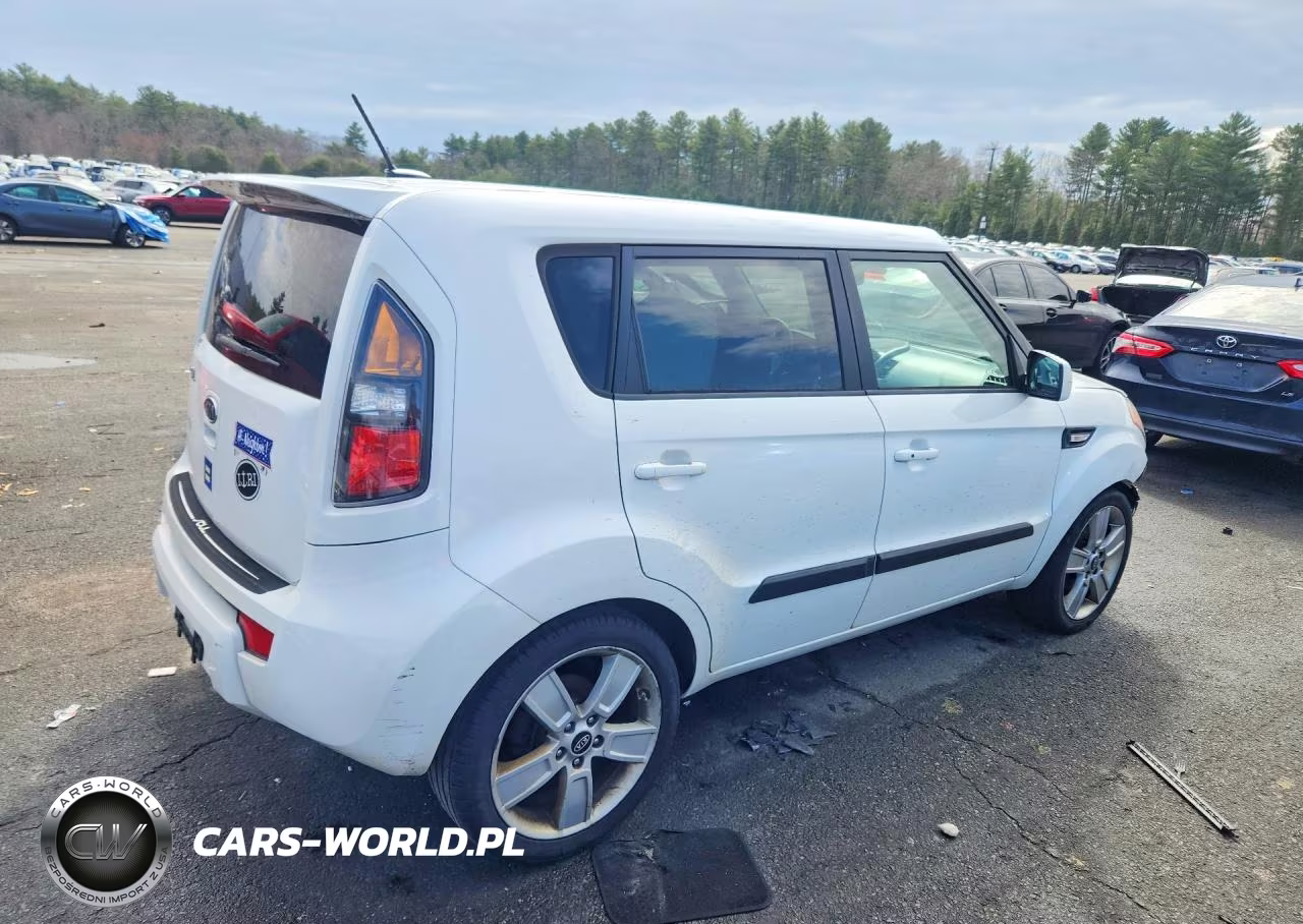 2011 Kia Soul + VIN:KNDJT2A29B7268529 - 3