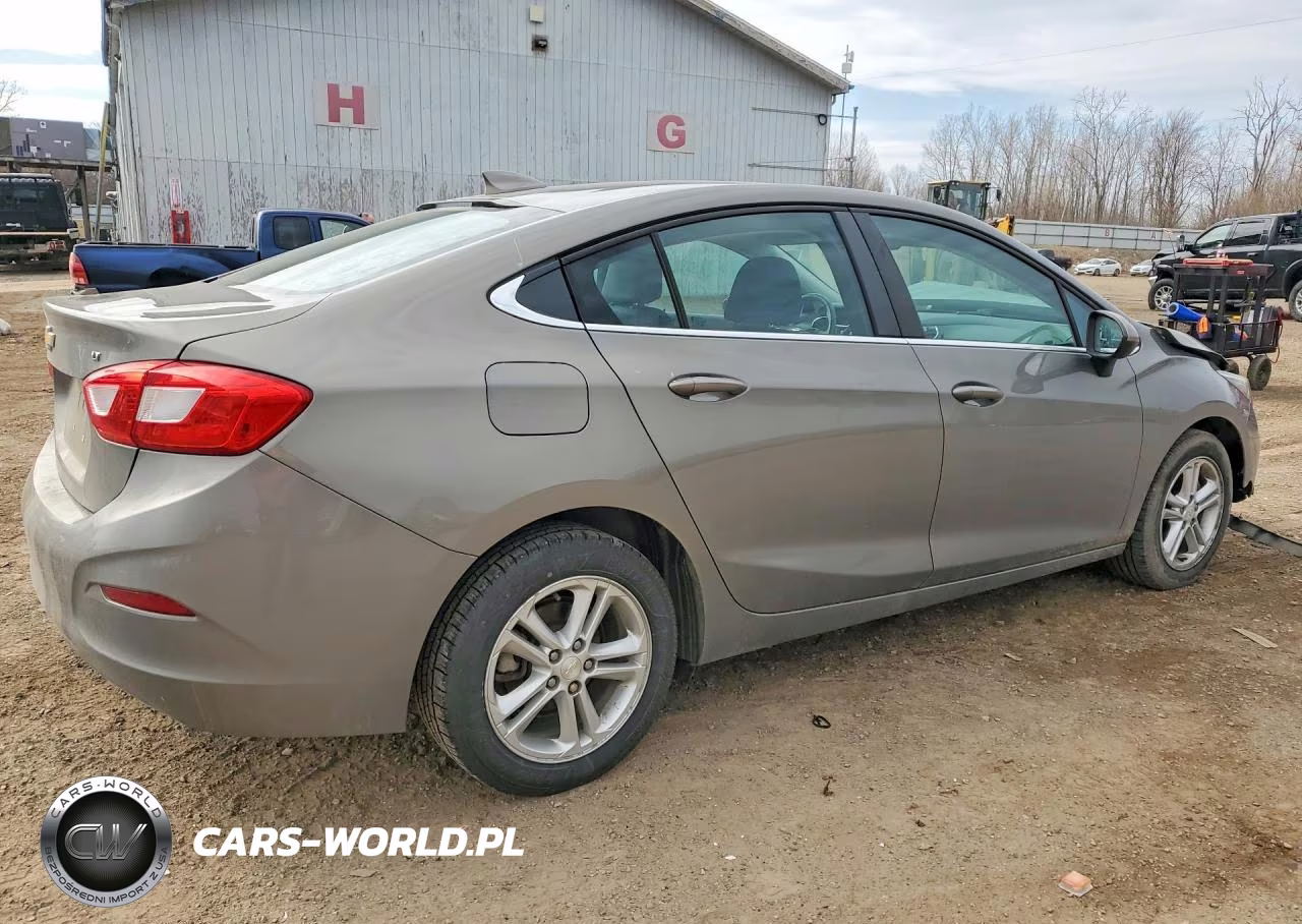 2017 Chevrolet Cruze Lt VIN:1G1BE5SM3H7246933 - 3