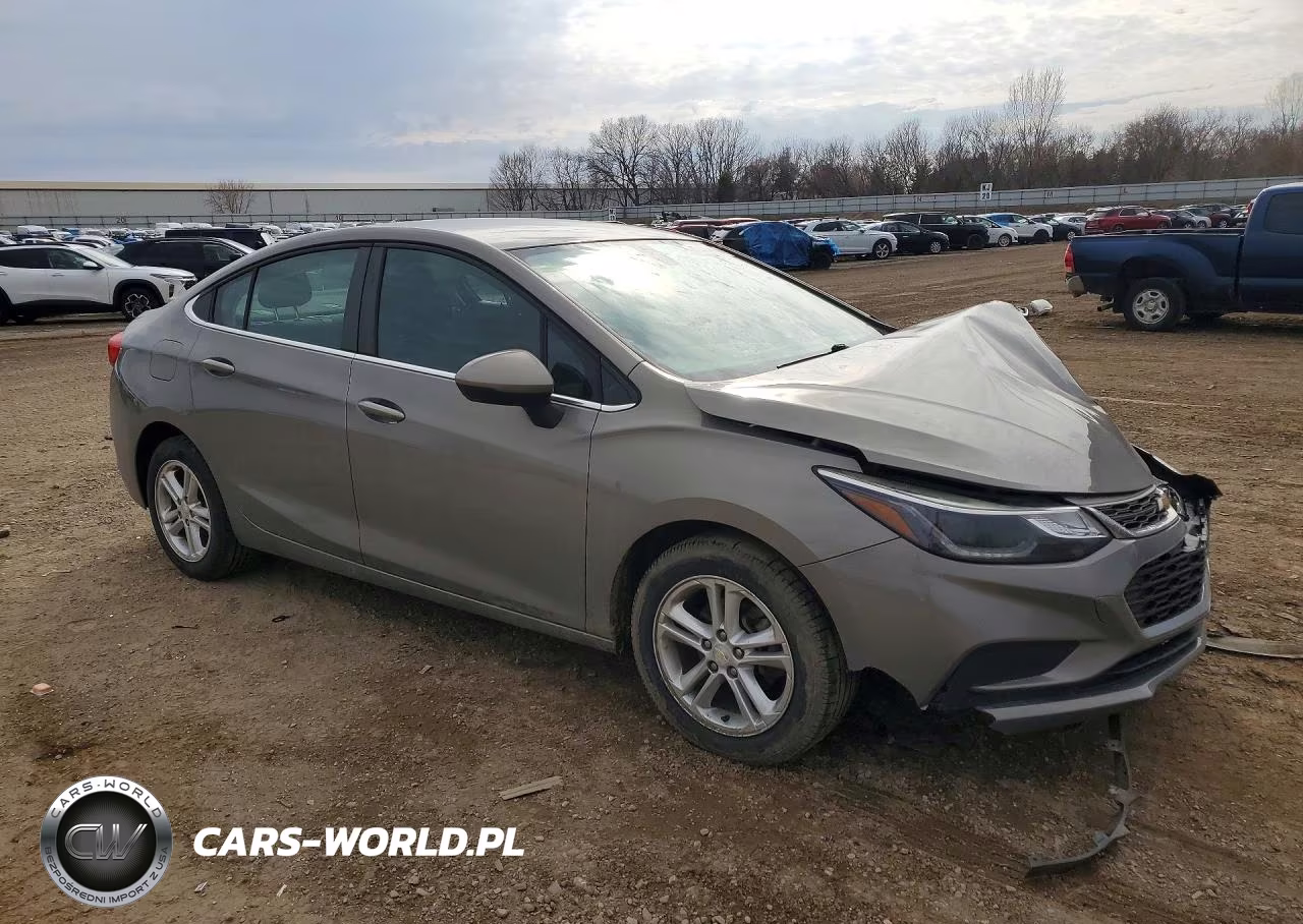 2017 Chevrolet Cruze Lt VIN:1G1BE5SM3H7246933 - 4