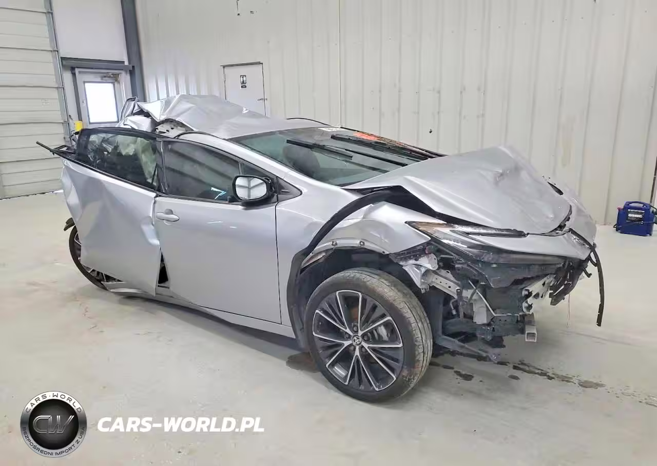 2024 Toyota Prius Le VIN:JTDACAAU6R3031946 - 4