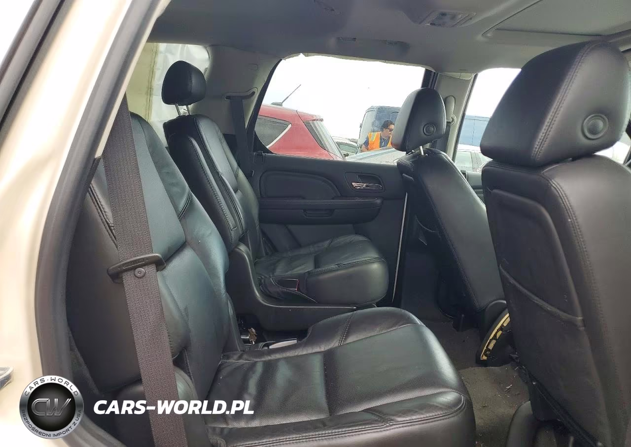 2008 Cadillac Escalade Luxury VIN:1GYFK63808R202329 - 10