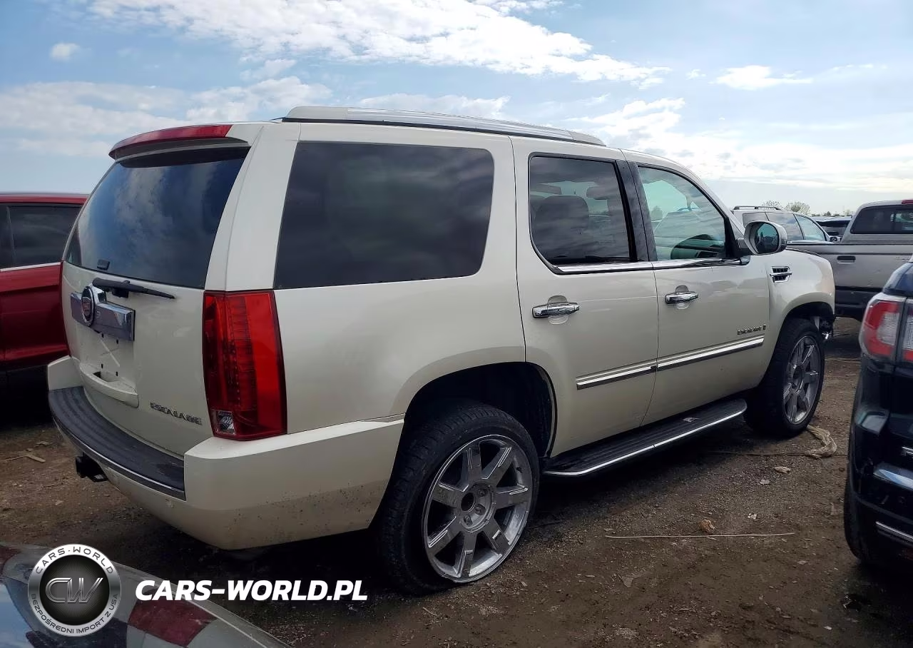 2008 Cadillac Escalade Luxury VIN:1GYFK63808R202329 - 3