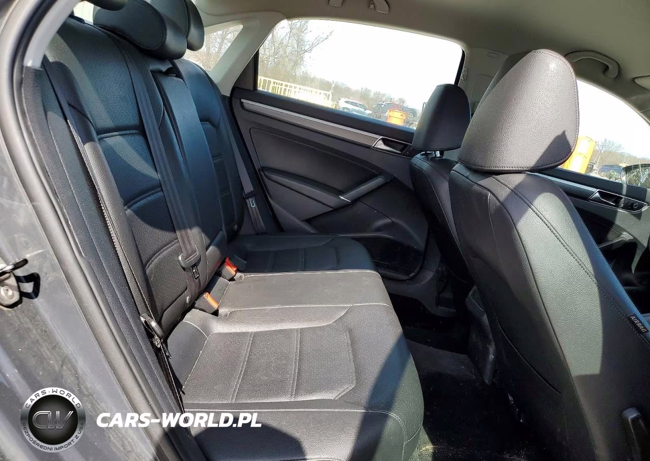 2017 Volkswagen Passat R-Line VIN:1VWDT7A38HC084876 - 10