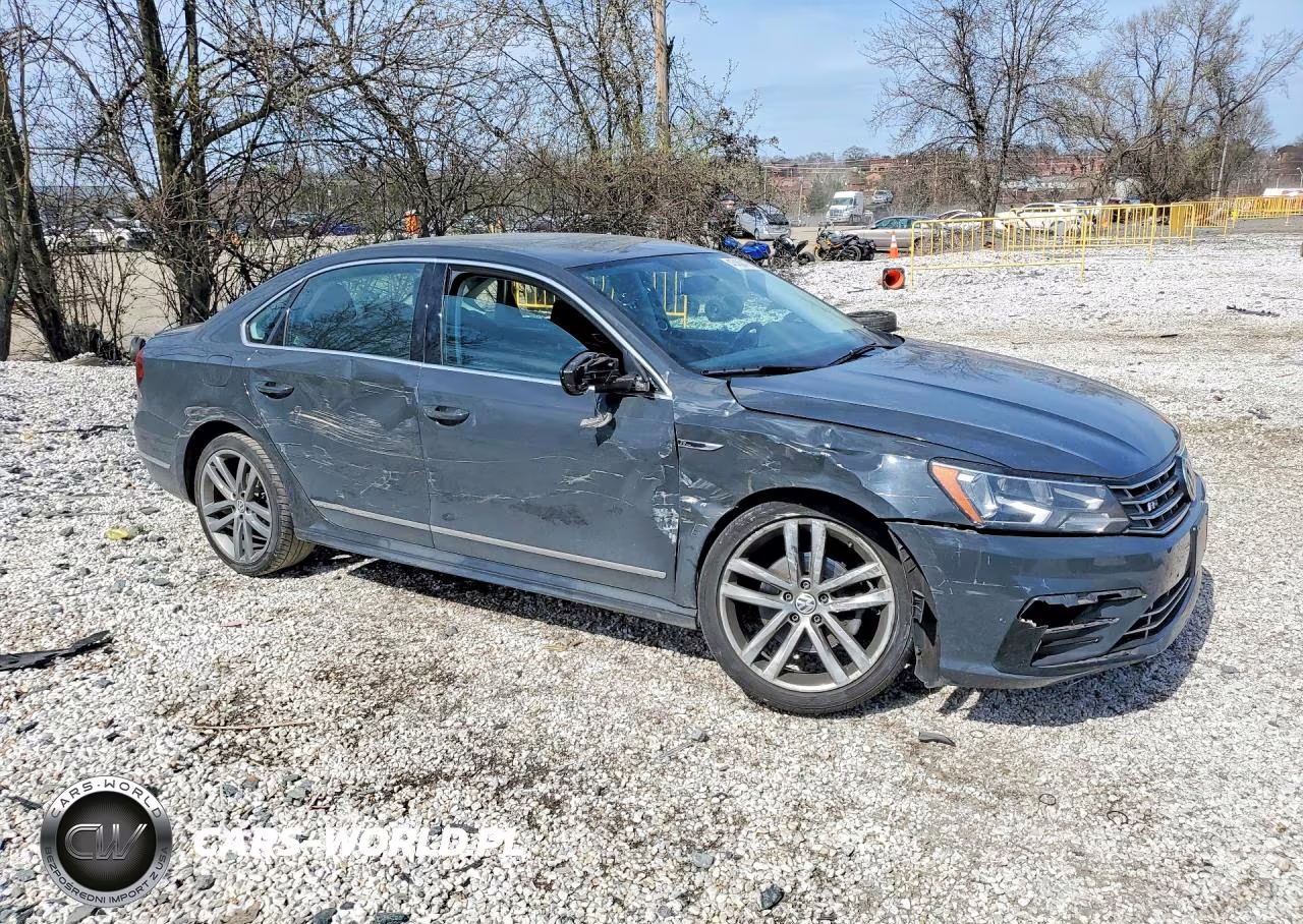 2017 Volkswagen Passat R-Line VIN:1VWDT7A38HC084876 - 4