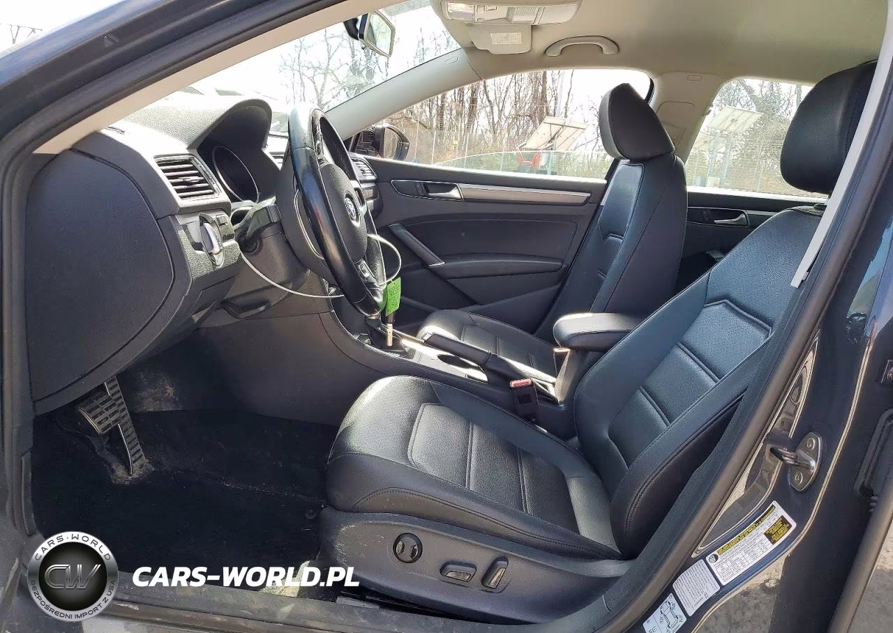 2017 Volkswagen Passat R-Line VIN:1VWDT7A38HC084876 - 7