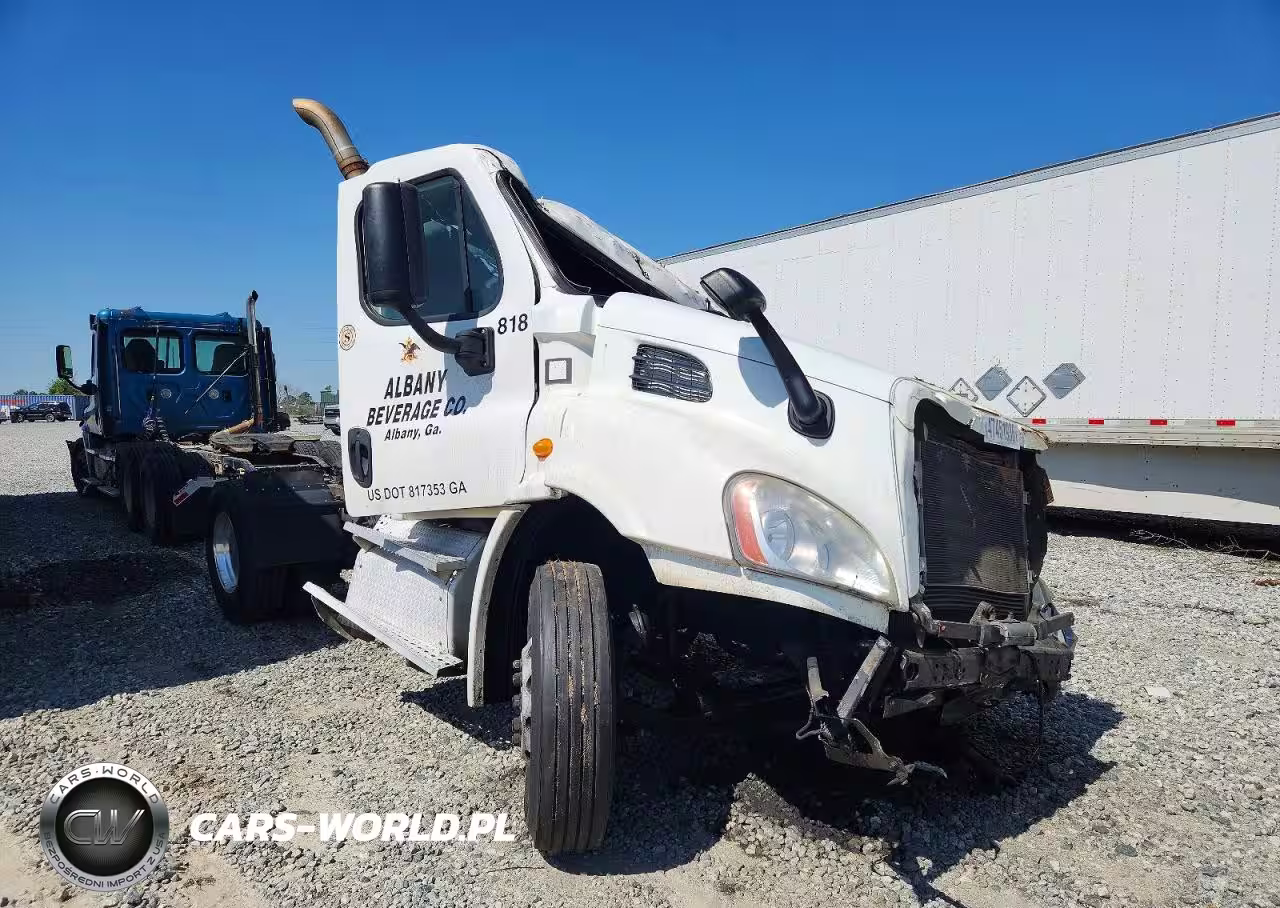 2013 Freightliner Cascadia Semi Truck