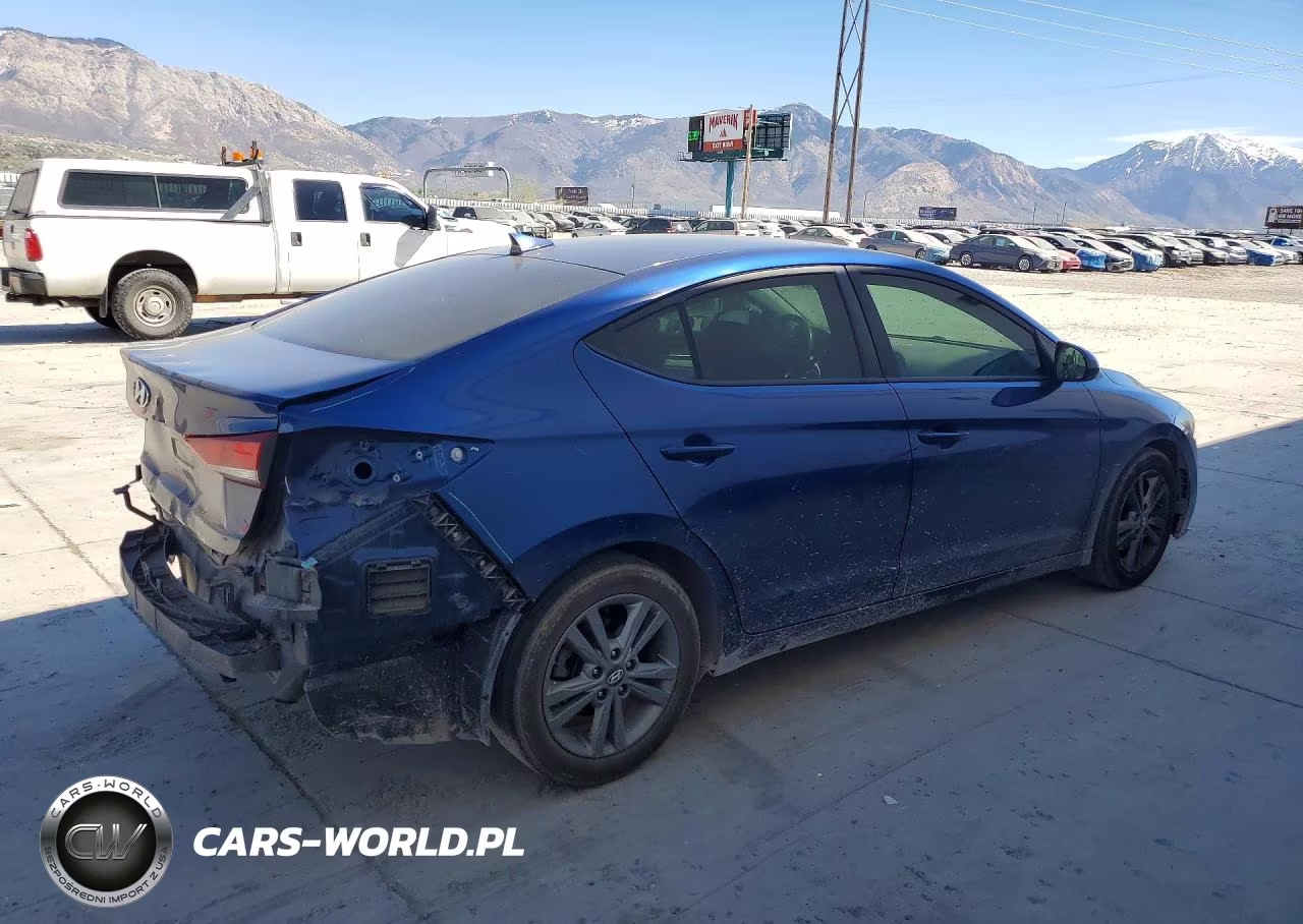 2018 Hyundai Elantra Sel VIN:5NPD84LF3JH328938 - 3