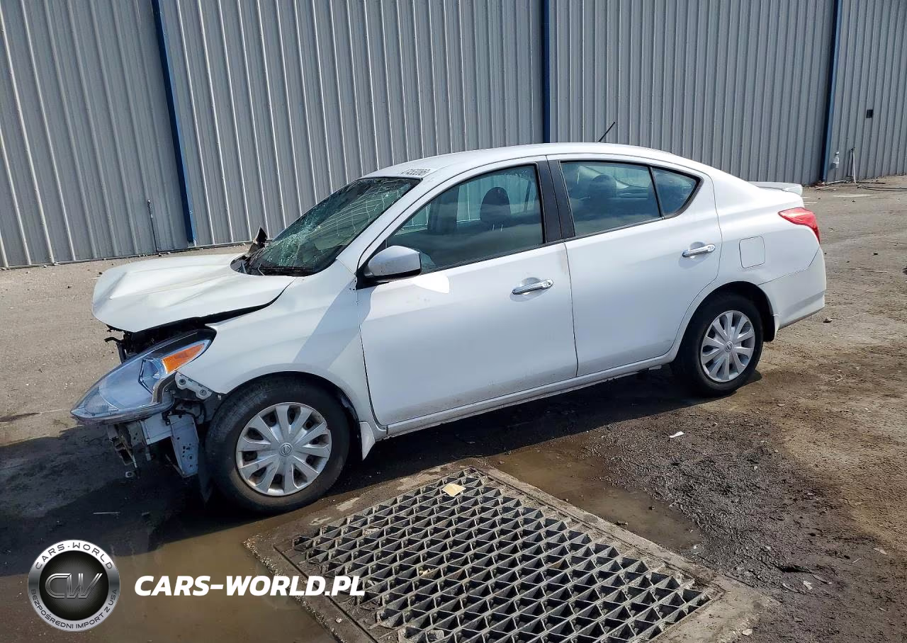 2018 Nissan Versa Sv