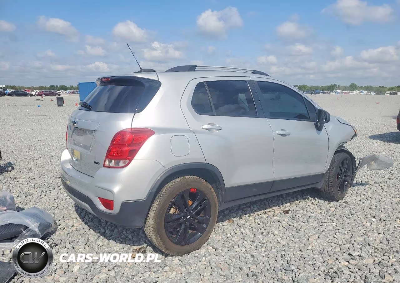 2022 Chevrolet Trax 1Lt VIN:KL7CJPSM2NB547329 - 3