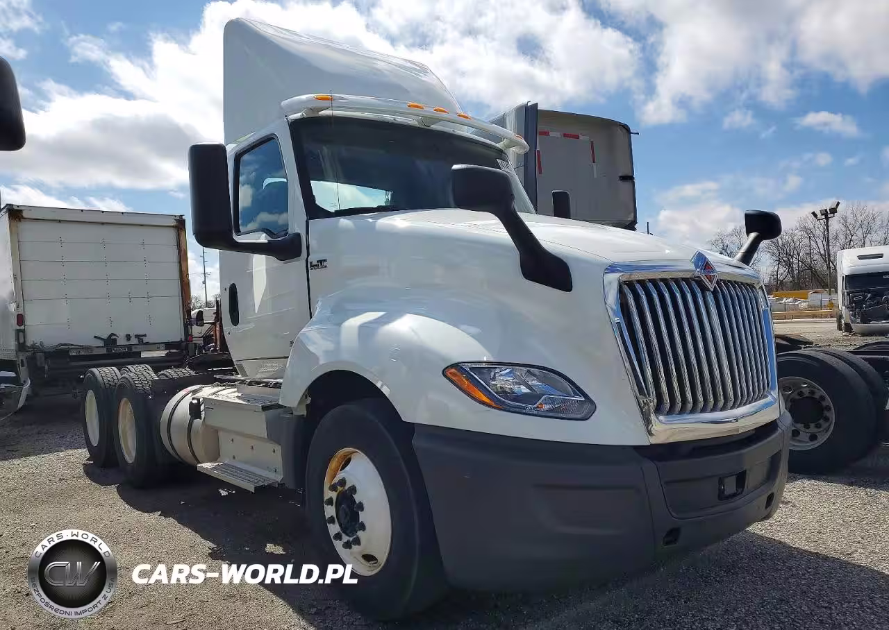 2019 International Lt625