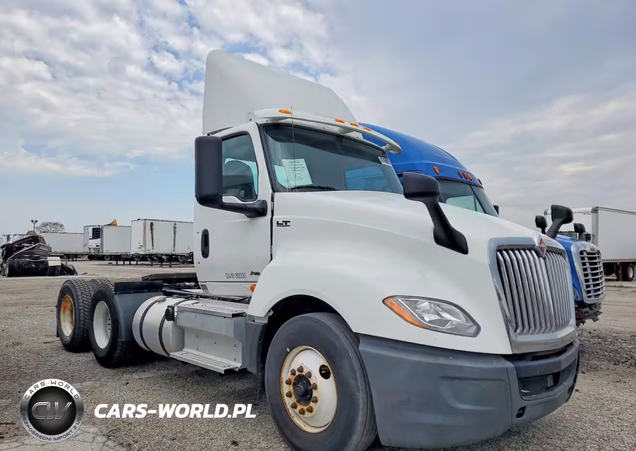 2019 International Lt625
