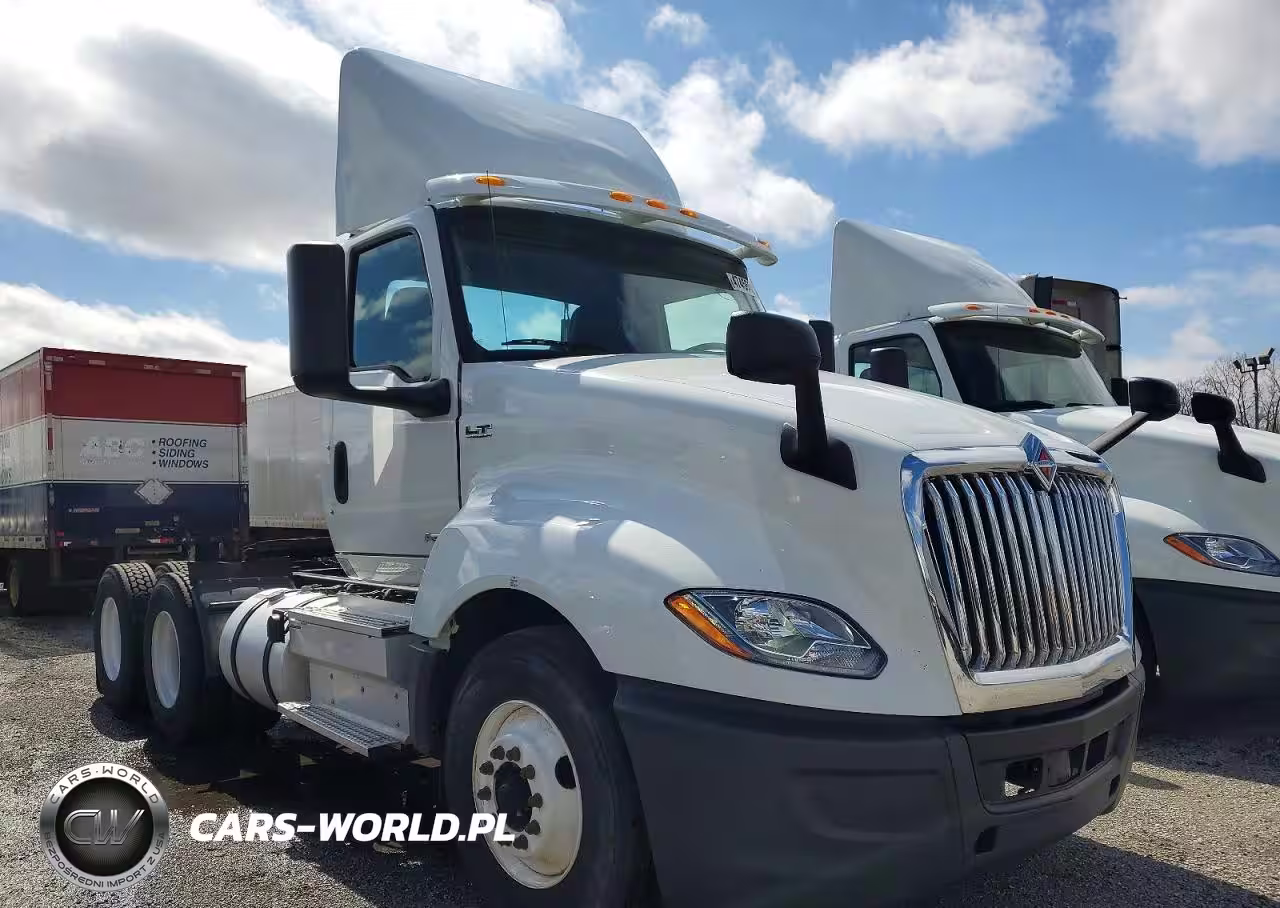 2019 International Lt625