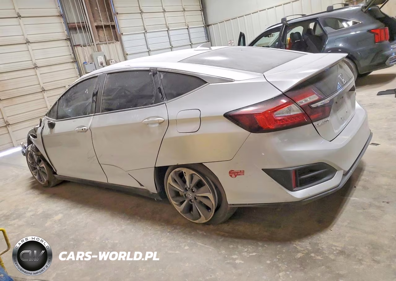 2018 Honda Clarity Touring VIN:JHMZC5F33JC001672 - 2