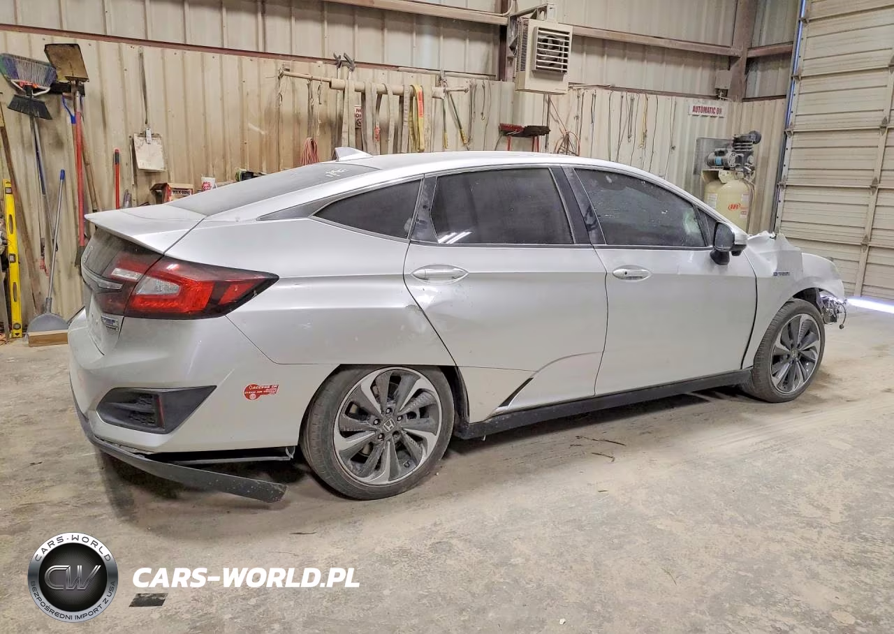 2018 Honda Clarity Touring VIN:JHMZC5F33JC001672 - 3