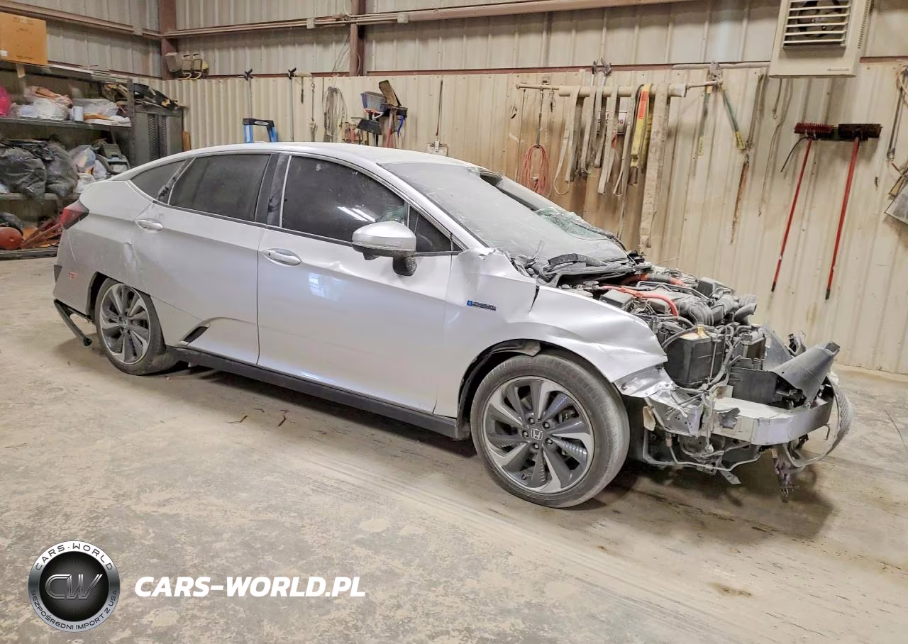 2018 Honda Clarity Touring VIN:JHMZC5F33JC001672 - 4
