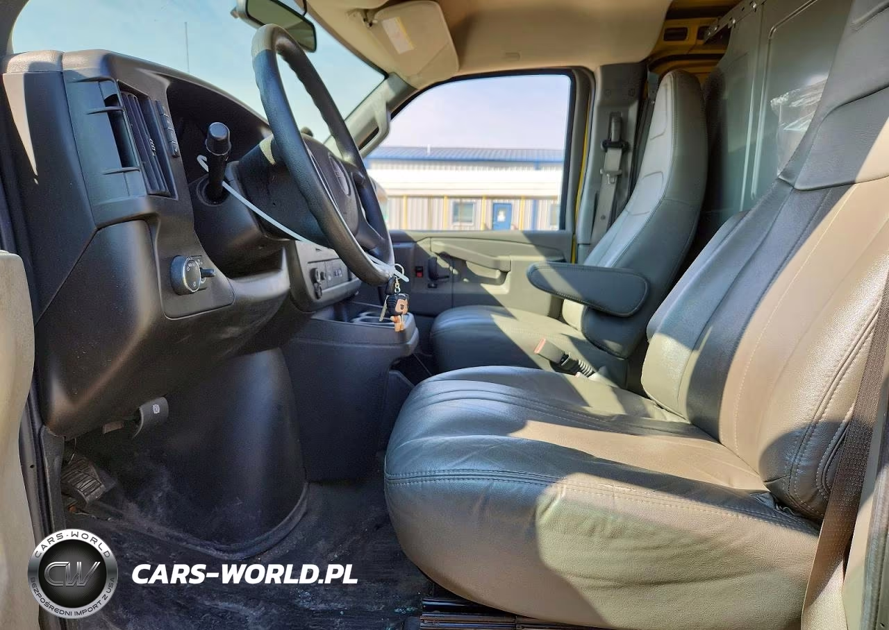 2023 GMC Savana 2500 Cargo Delivery Van VIN:1GTW7AFP7P1107681 - 7