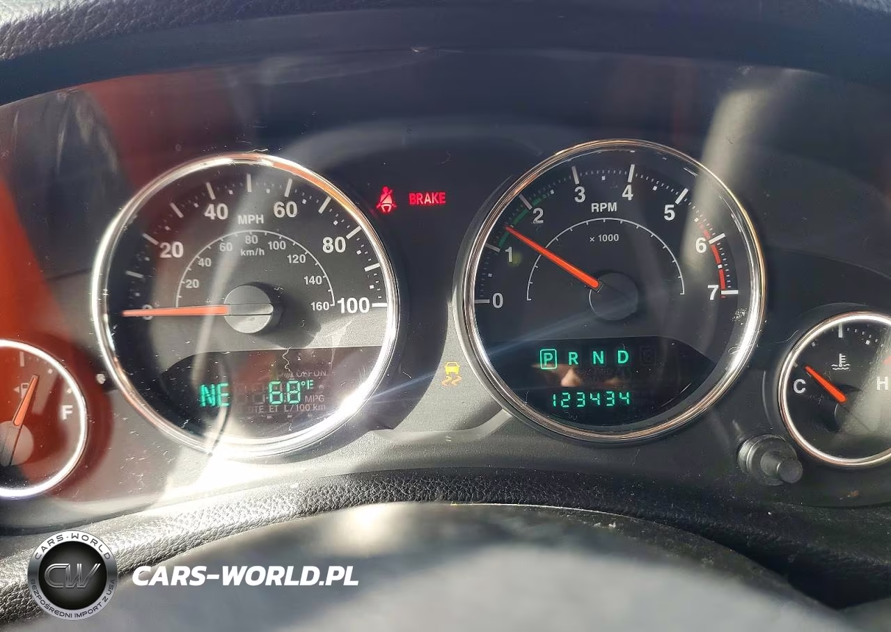 2011 Jeep Wrangler Sport VIN:1J4AA2D12BL522608 - 9