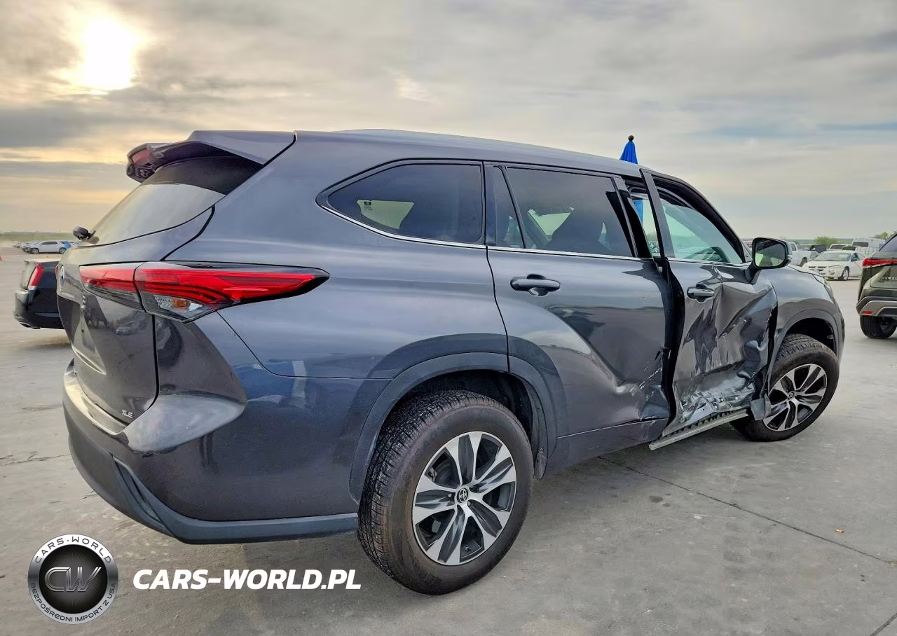 2021 Toyota Highlander Xle VIN:5TDGZRAH0MS516083 - 3