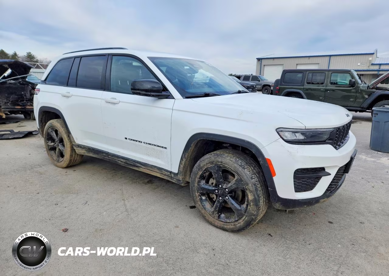 2023 Jeep Grand Cherokee Laredo VIN:1C4RJHAG8P8852154 - 4