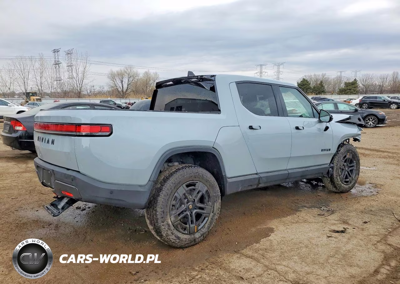 2025 Rivian R1T Adventure VIN:7FCTGBAA0SN040168 - 3