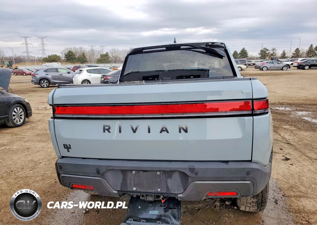 2025 Rivian R1T Adventure VIN:7FCTGBAA0SN040168 - 6