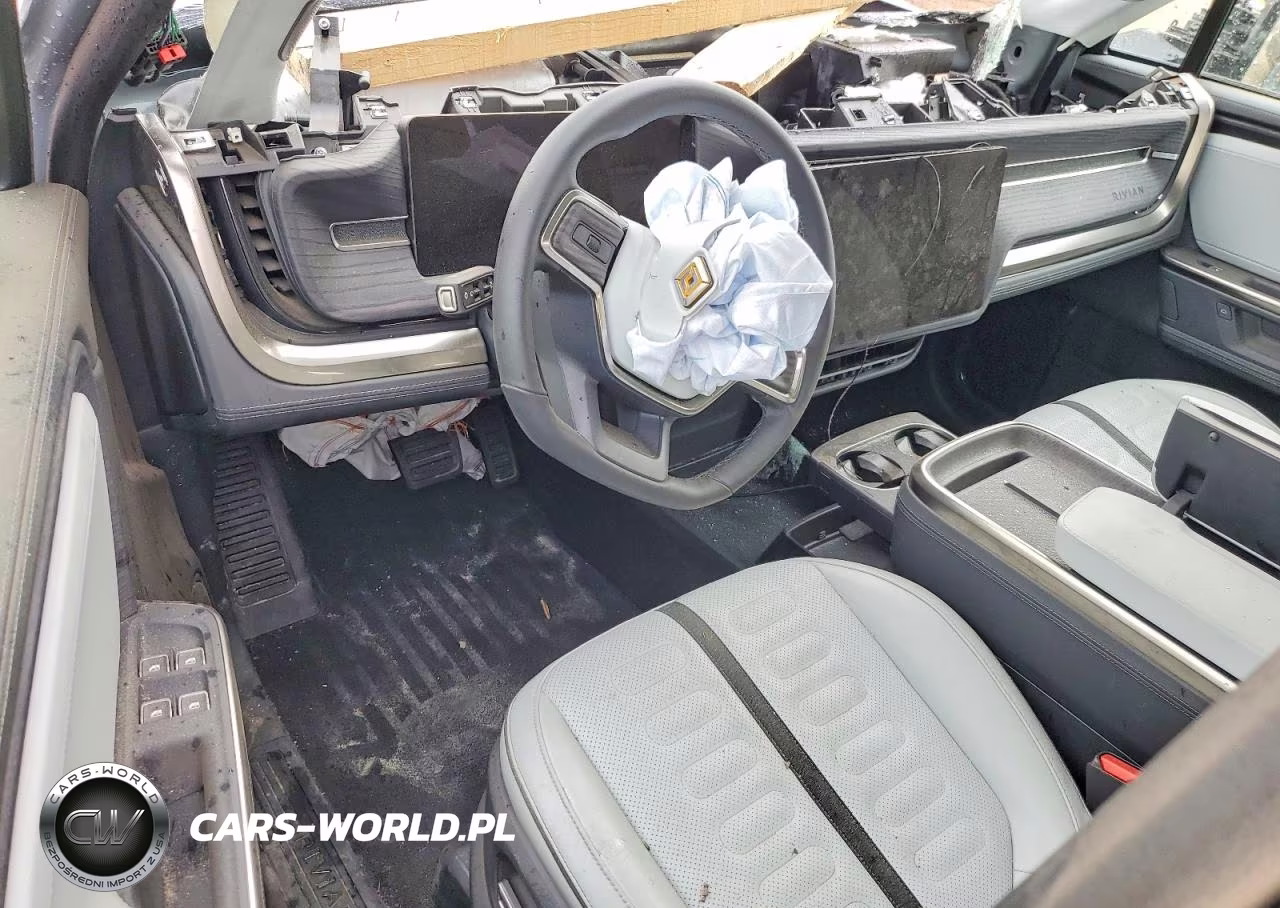 2025 Rivian R1T Adventure VIN:7FCTGBAA0SN040168 - 8
