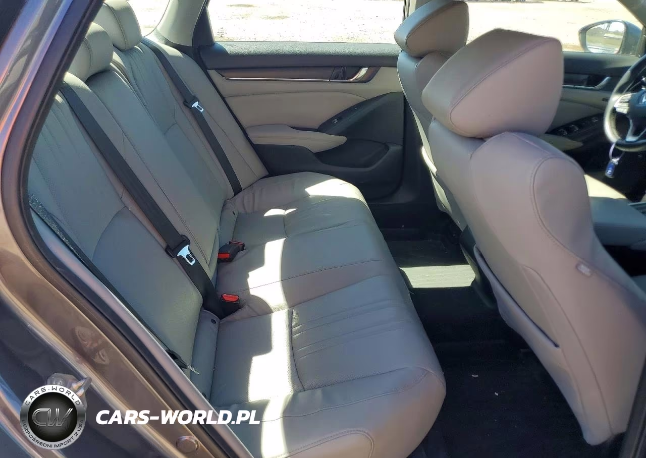 2018 Honda Accord Touring Hybrid VIN:1HGCV3F92JA011066 - 10