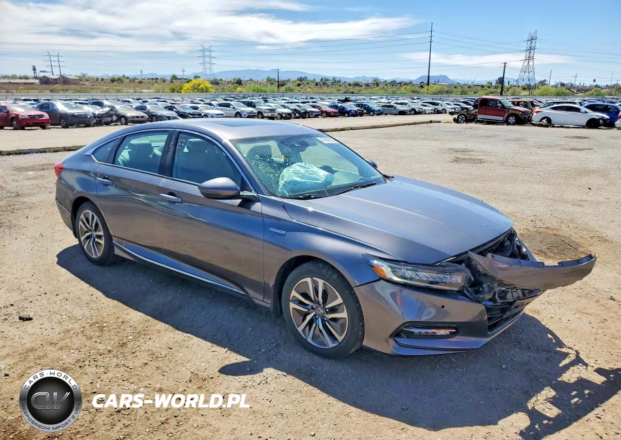 2018 Honda Accord Touring Hybrid VIN:1HGCV3F92JA011066 - 4