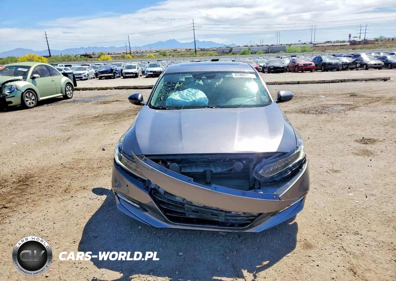2018 Honda Accord Touring Hybrid VIN:1HGCV3F92JA011066 - 5