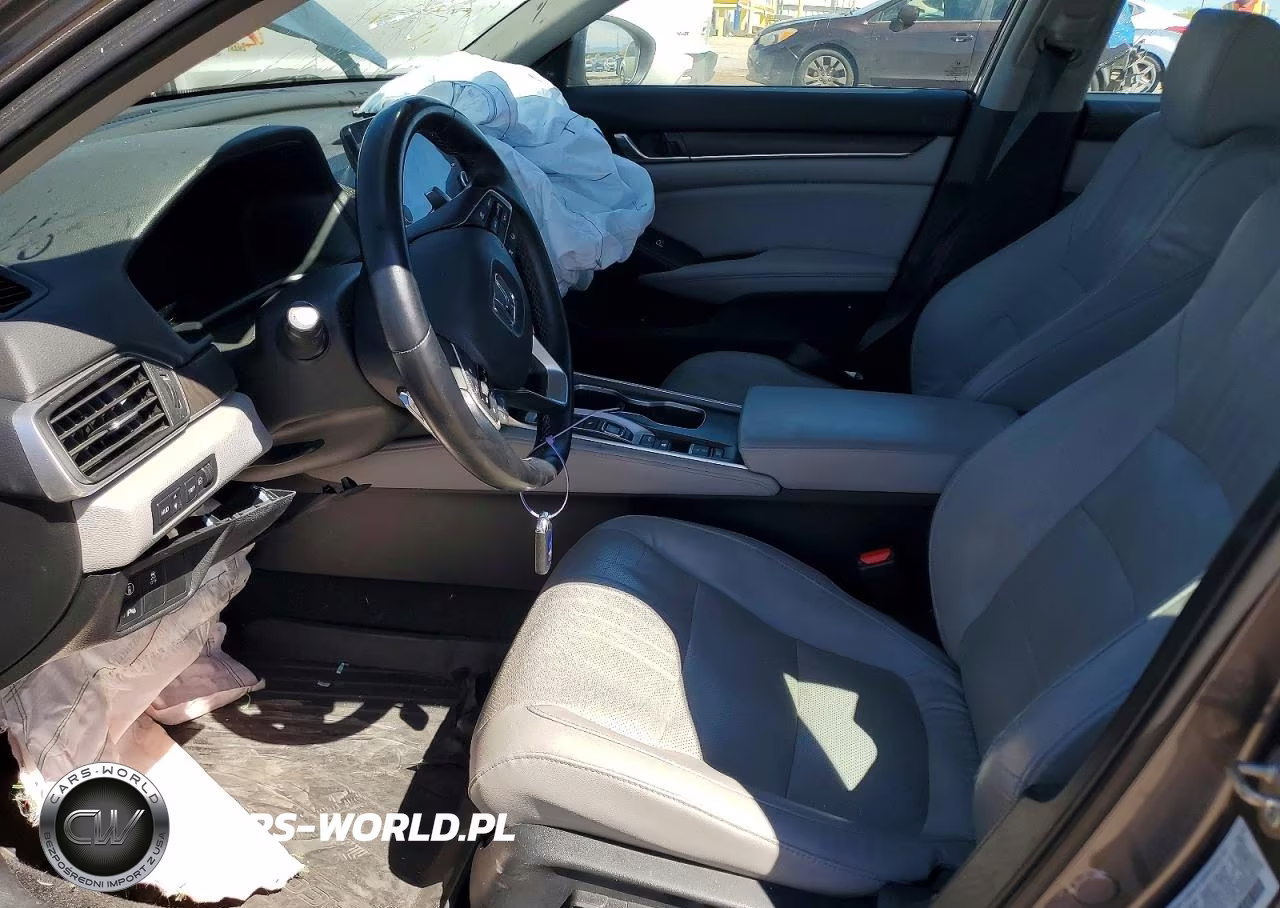 2018 Honda Accord Touring Hybrid VIN:1HGCV3F92JA011066 - 7