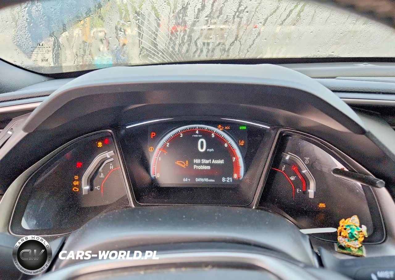 2018 Honda Civic Sport Touring VIN:SHHFK7H9XJU233708 - 9