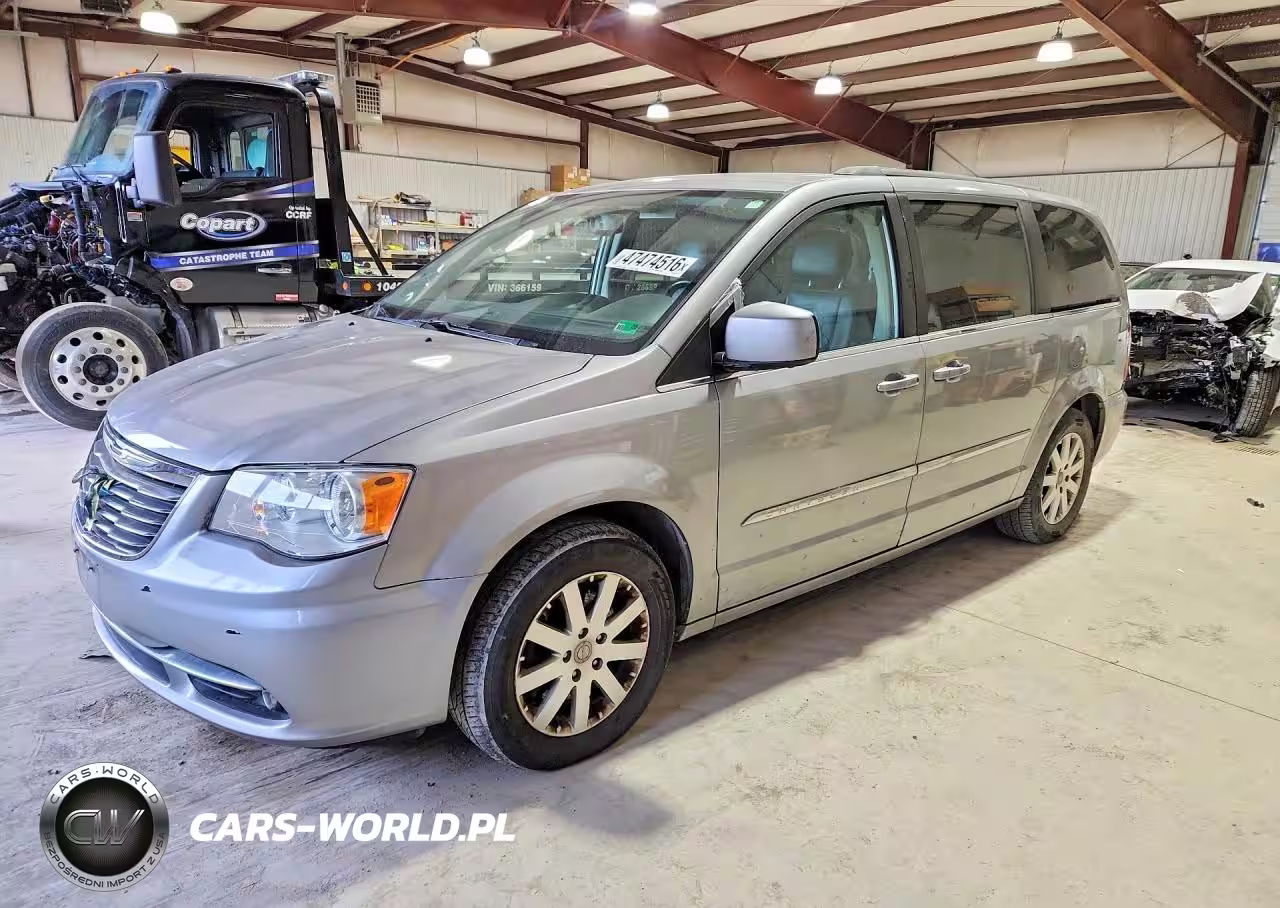 2016 Chrysler Town & Country Touring