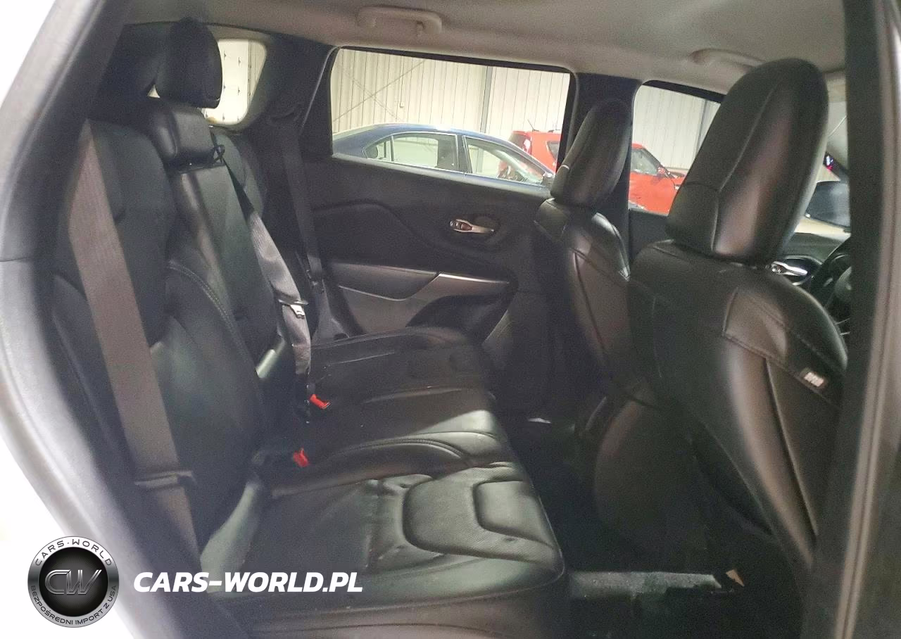 2020 Jeep Cherokee Latitude Plus VIN:1C4PJMLX3LD642155 - 11