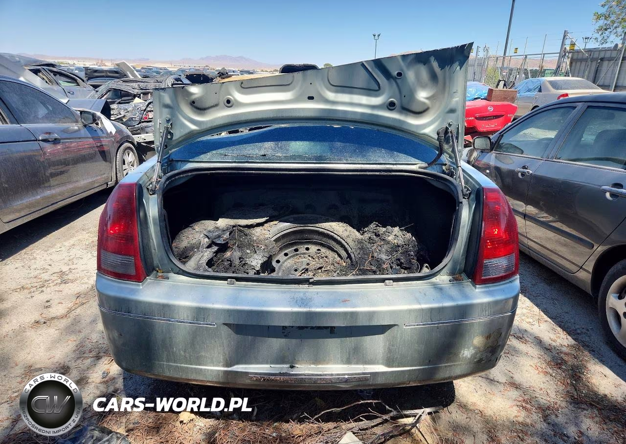 2006 Chrysler 300 Touring VIN:2C3KA53G06H257695 - 6