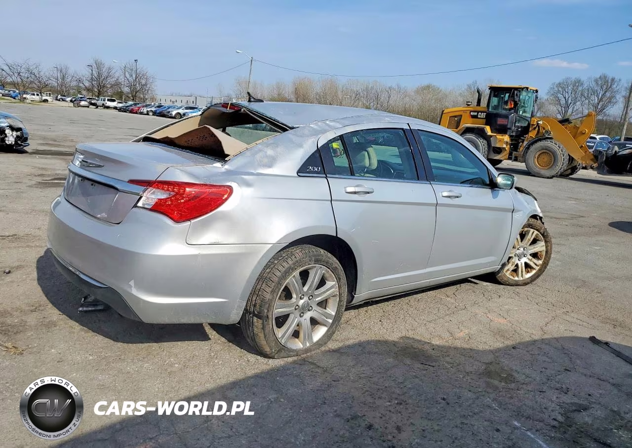 2012 Chrysler 200 Touring VIN:1C3CCBBB5CN137784 - 3