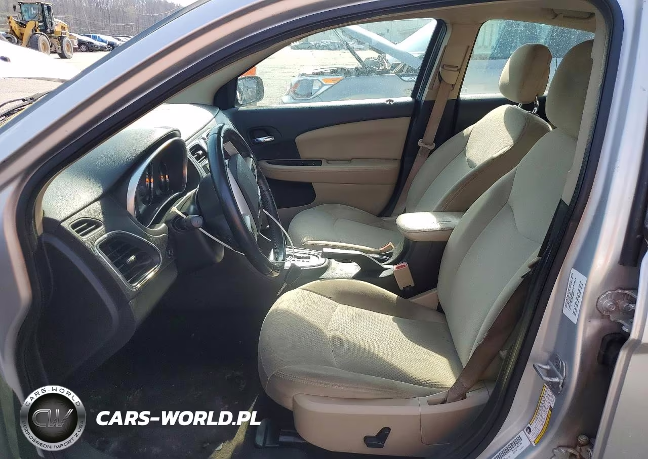 2012 Chrysler 200 Touring VIN:1C3CCBBB5CN137784 - 7