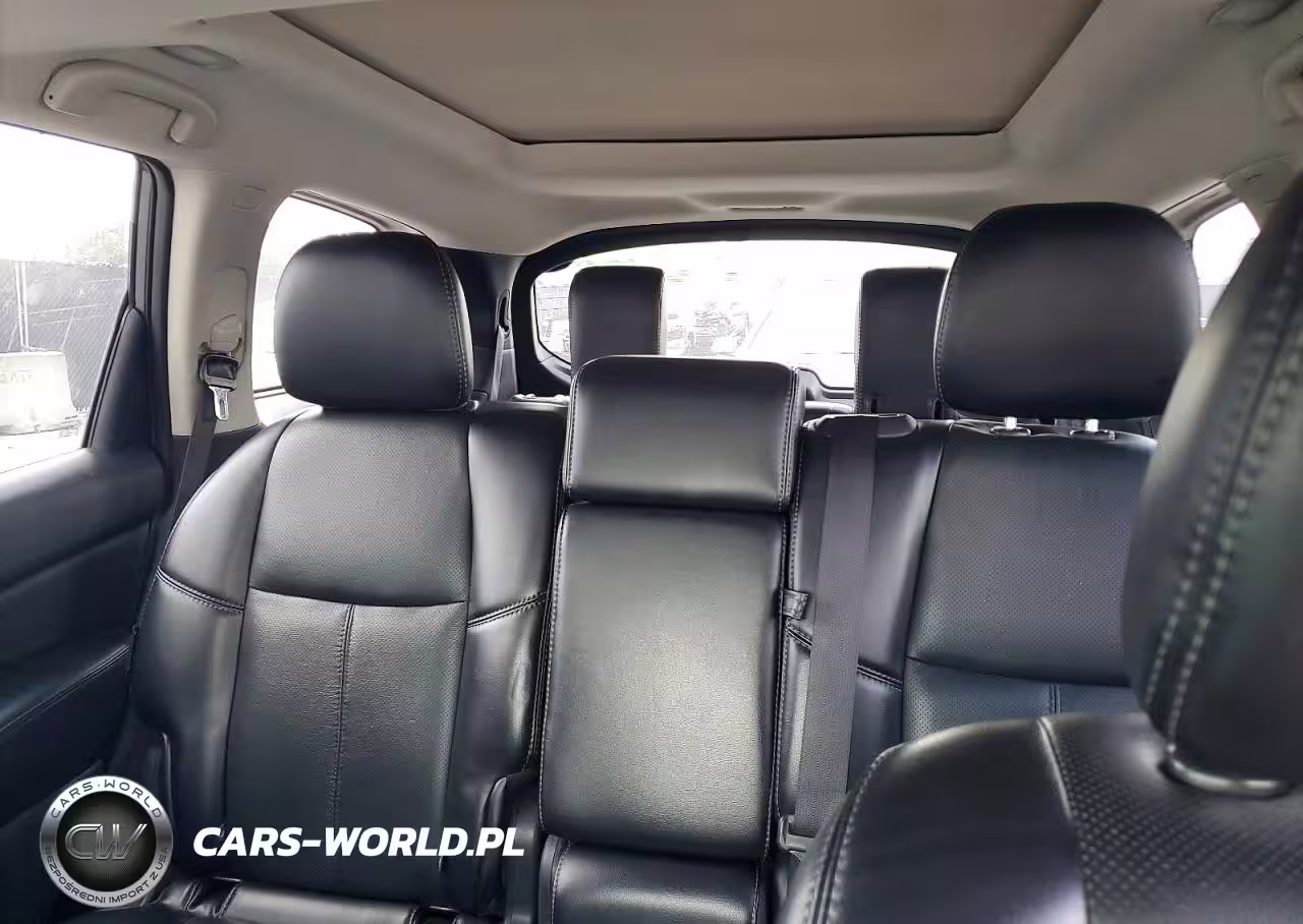 2018 Nissan Pathfinder Platinum VIN:5N1DR2MM7JC655977 - 10