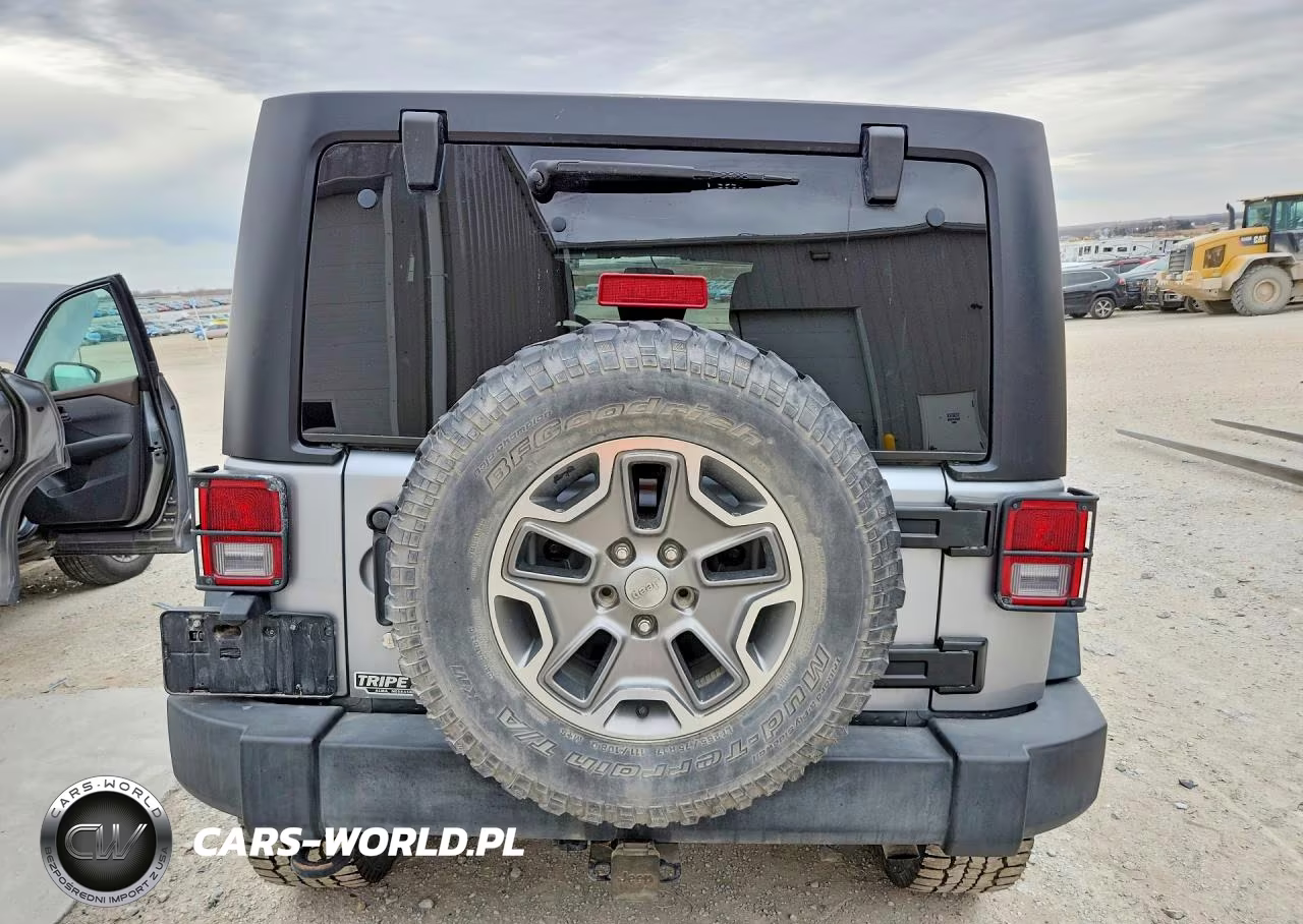 2015 Jeep Wrangler Unlimited Rubicon VIN:1C4BJWFG5FL713867 - 6