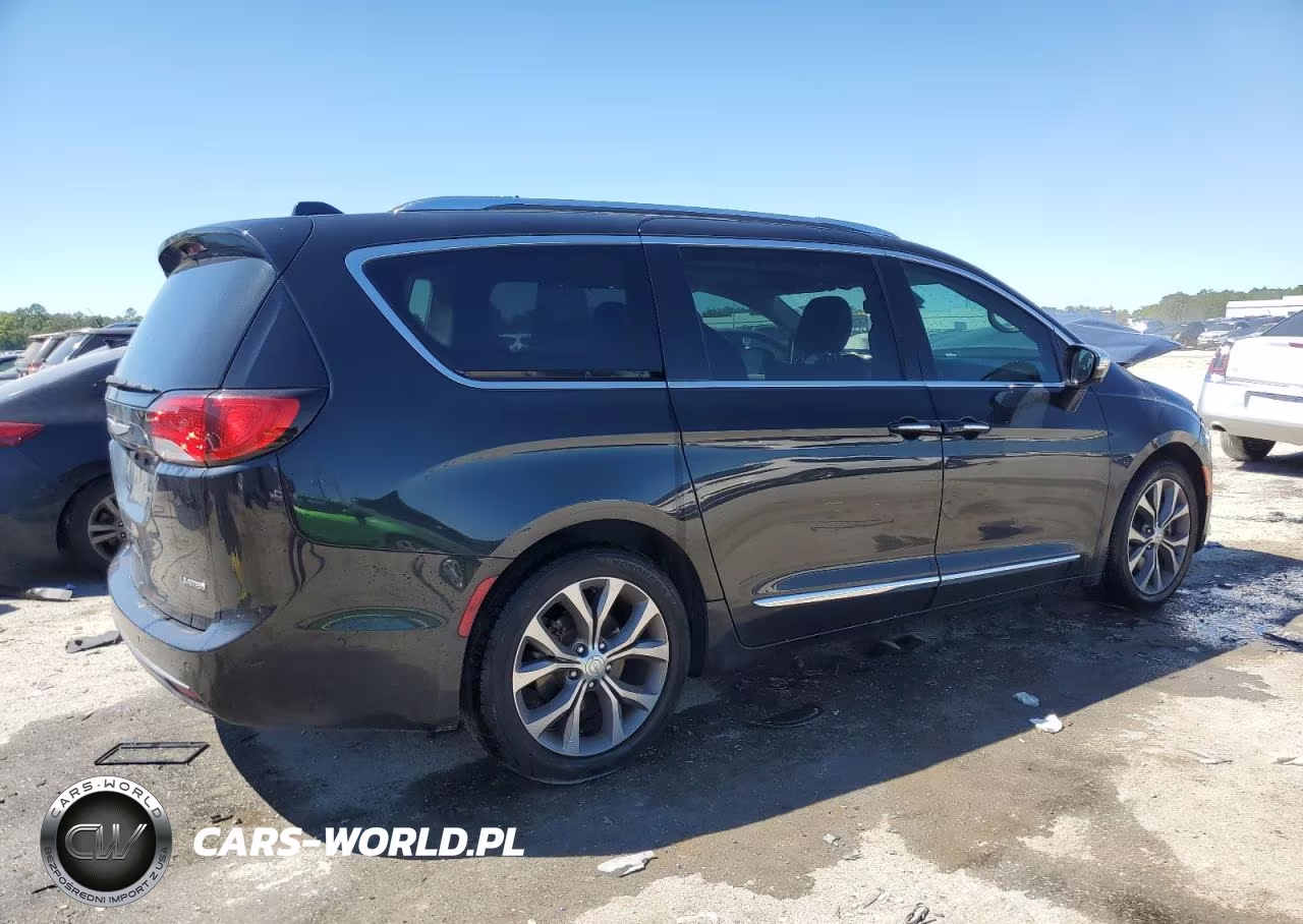 2017 Chrysler Pacifica Limited VIN:2C4RC1GGXHR770845 - 3