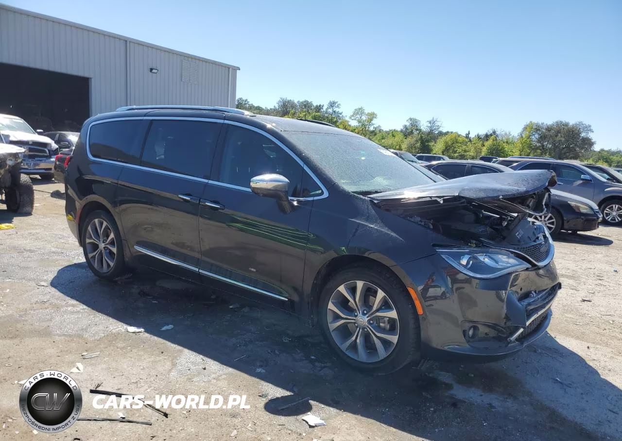 2017 Chrysler Pacifica Limited VIN:2C4RC1GGXHR770845 - 4