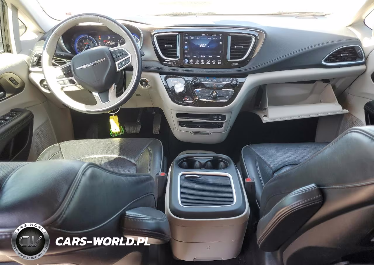 2017 Chrysler Pacifica Limited VIN:2C4RC1GGXHR770845 - 8