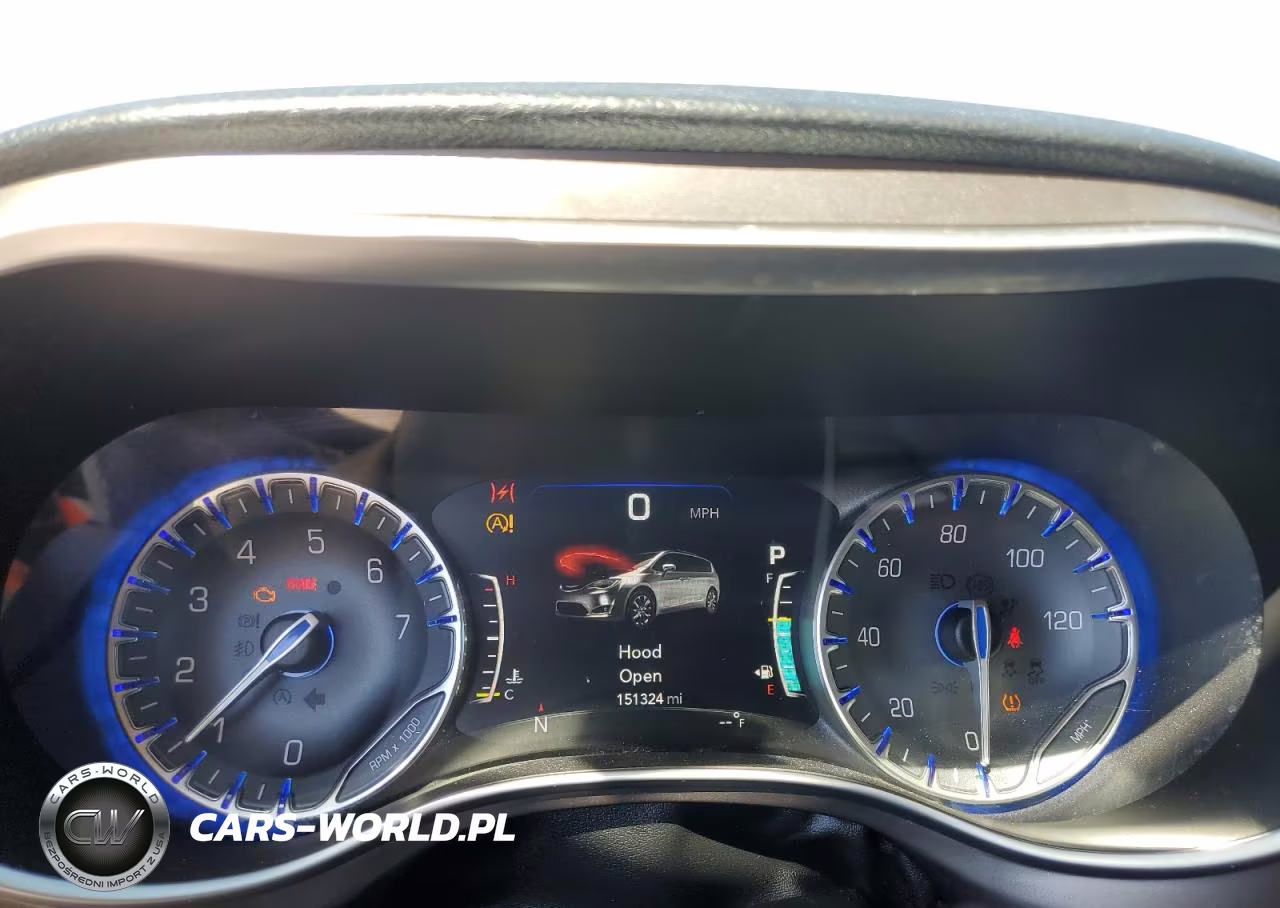 2017 Chrysler Pacifica Limited VIN:2C4RC1GGXHR770845 - 9