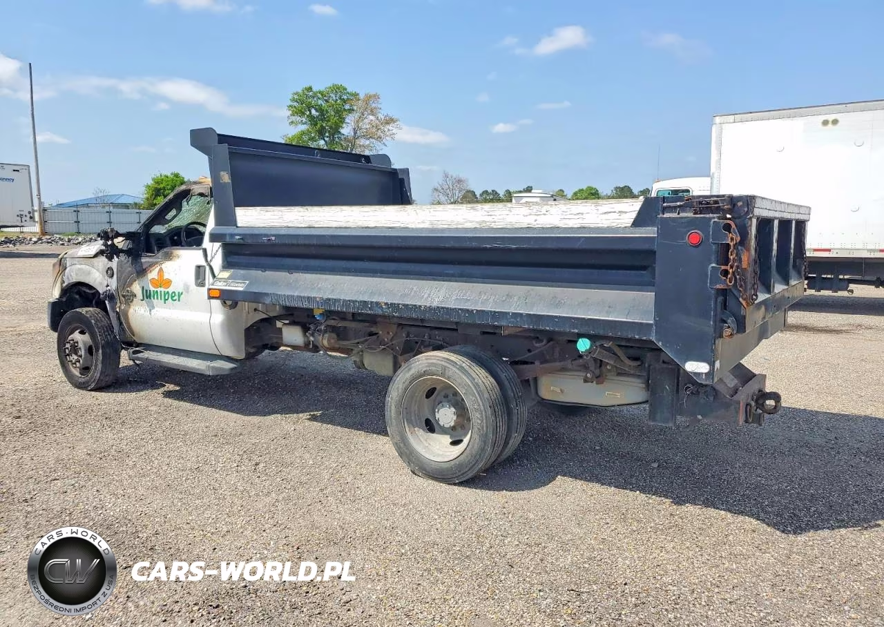 2015 Ford F550 Super Duty Dump Truck VIN:1FDUF5HT3FEB62451 - 3
